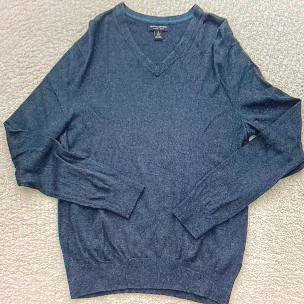 Banana Republic V-Neck Sweater - Charcoal